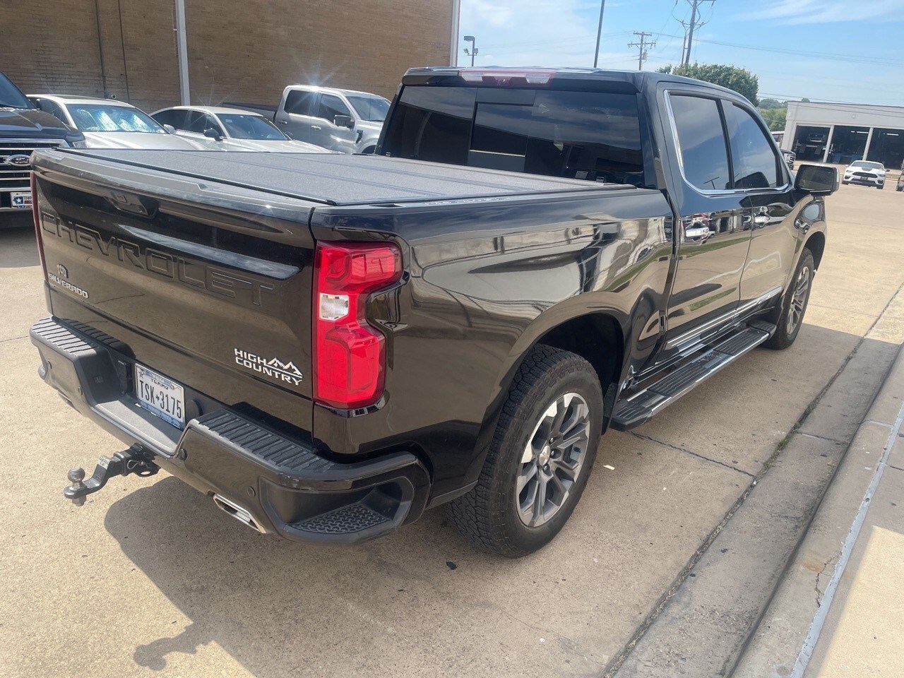 2024 Chevrolet Silverado 1500 High Country photo 2