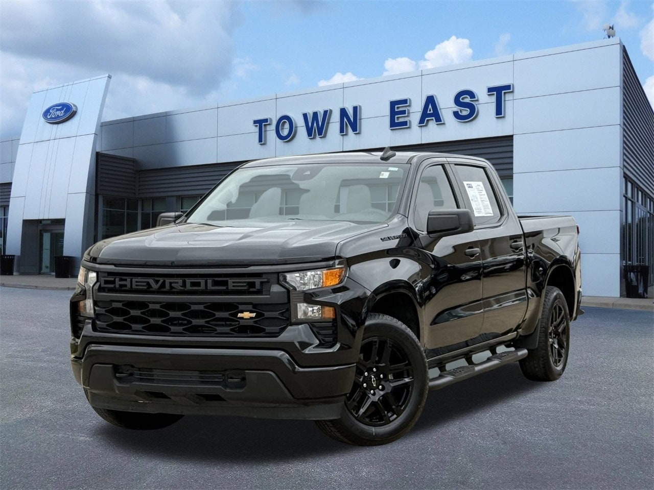 2023 Chevrolet Silverado 1500 Custom's photo