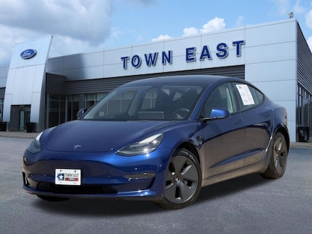 2022 Tesla Model 3 Long Range Sedan