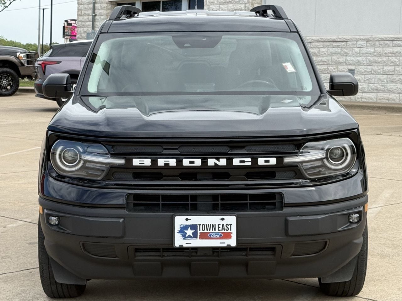 View vehicle photo 7