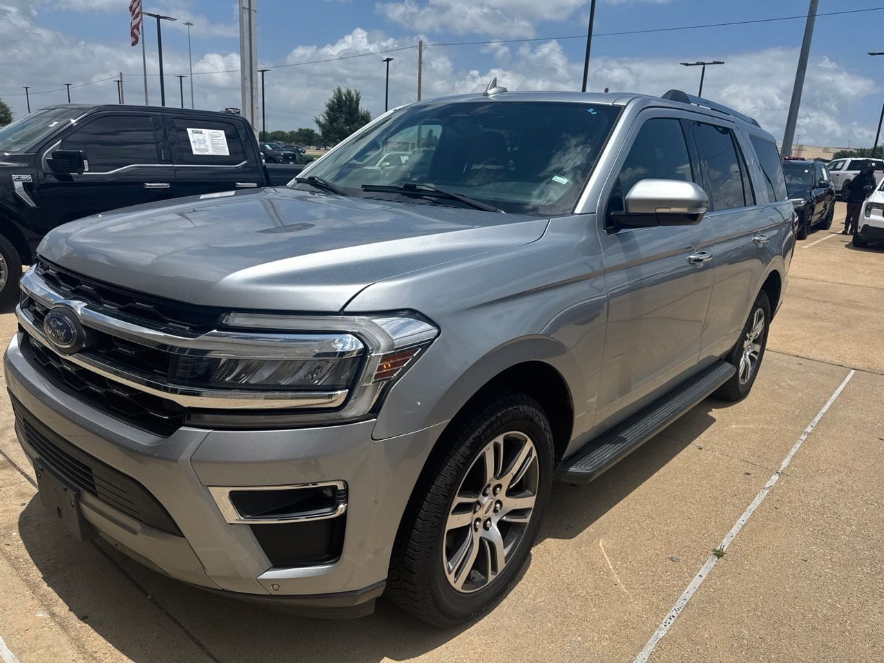 2024 Ford Expedition Limited's photo
