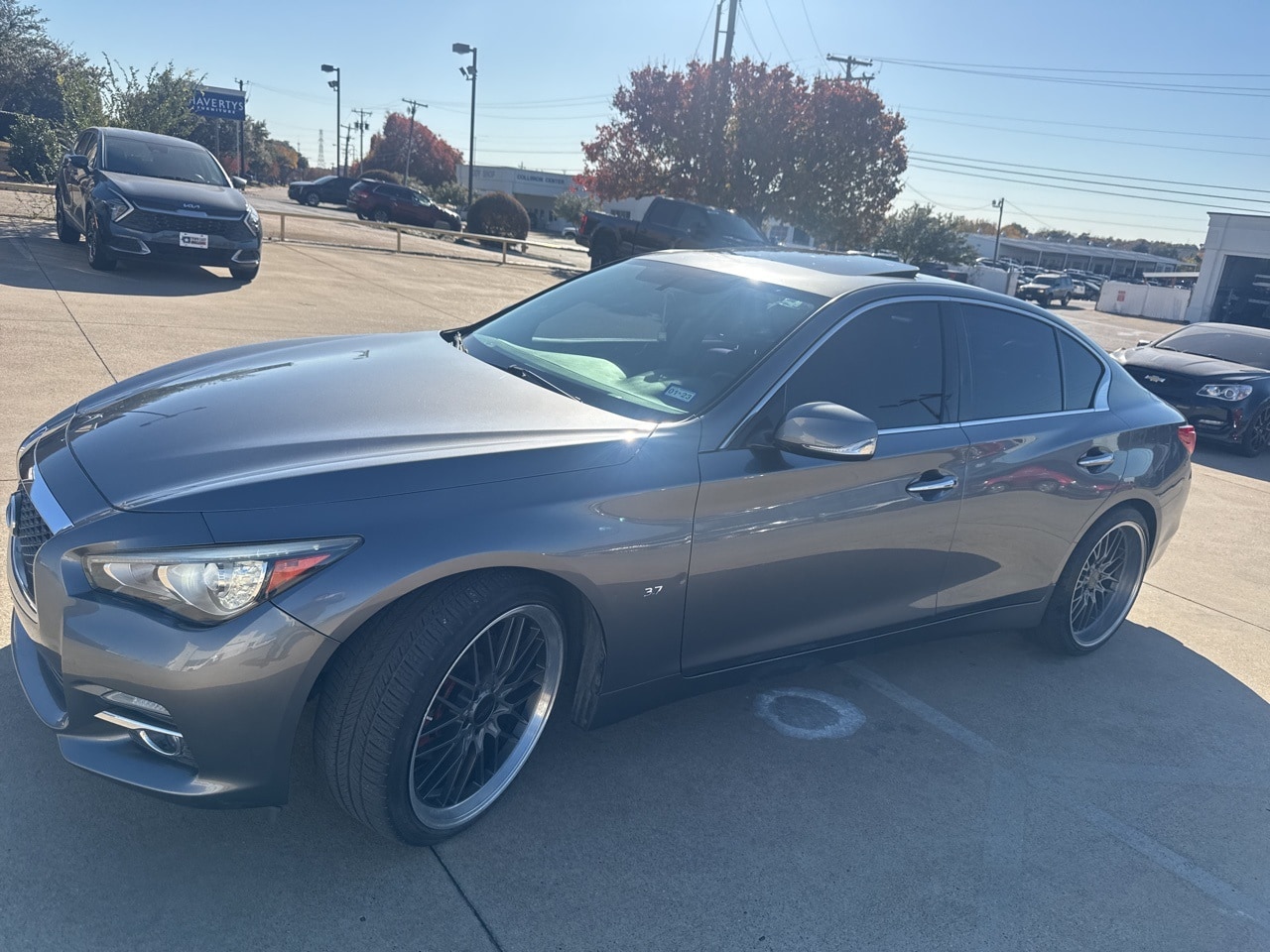 2015 INFINITI Q50 Premium's photo
