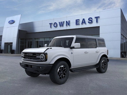 2025 Ford Bronco Outer Banks SUV