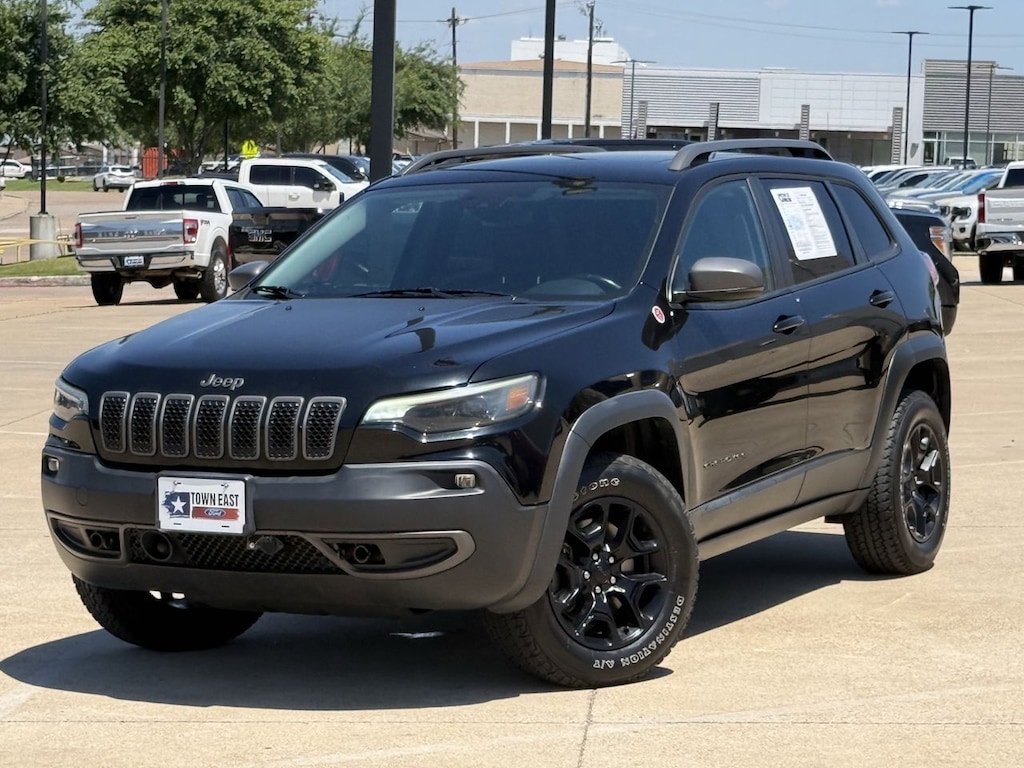 Used 2021 Jeep Cherokee Trailhawk SUV