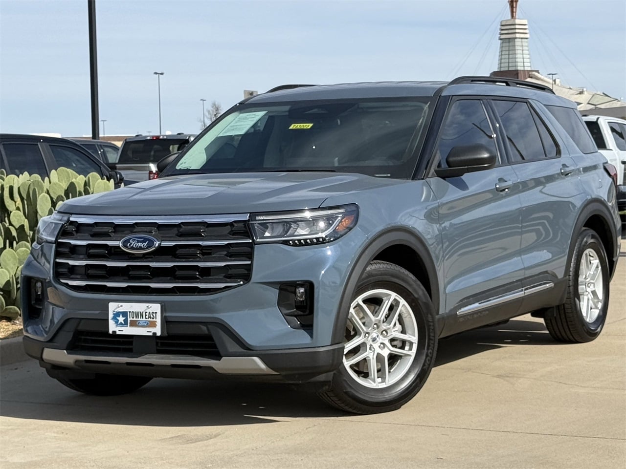 2025 Ford Explorer Active's photo