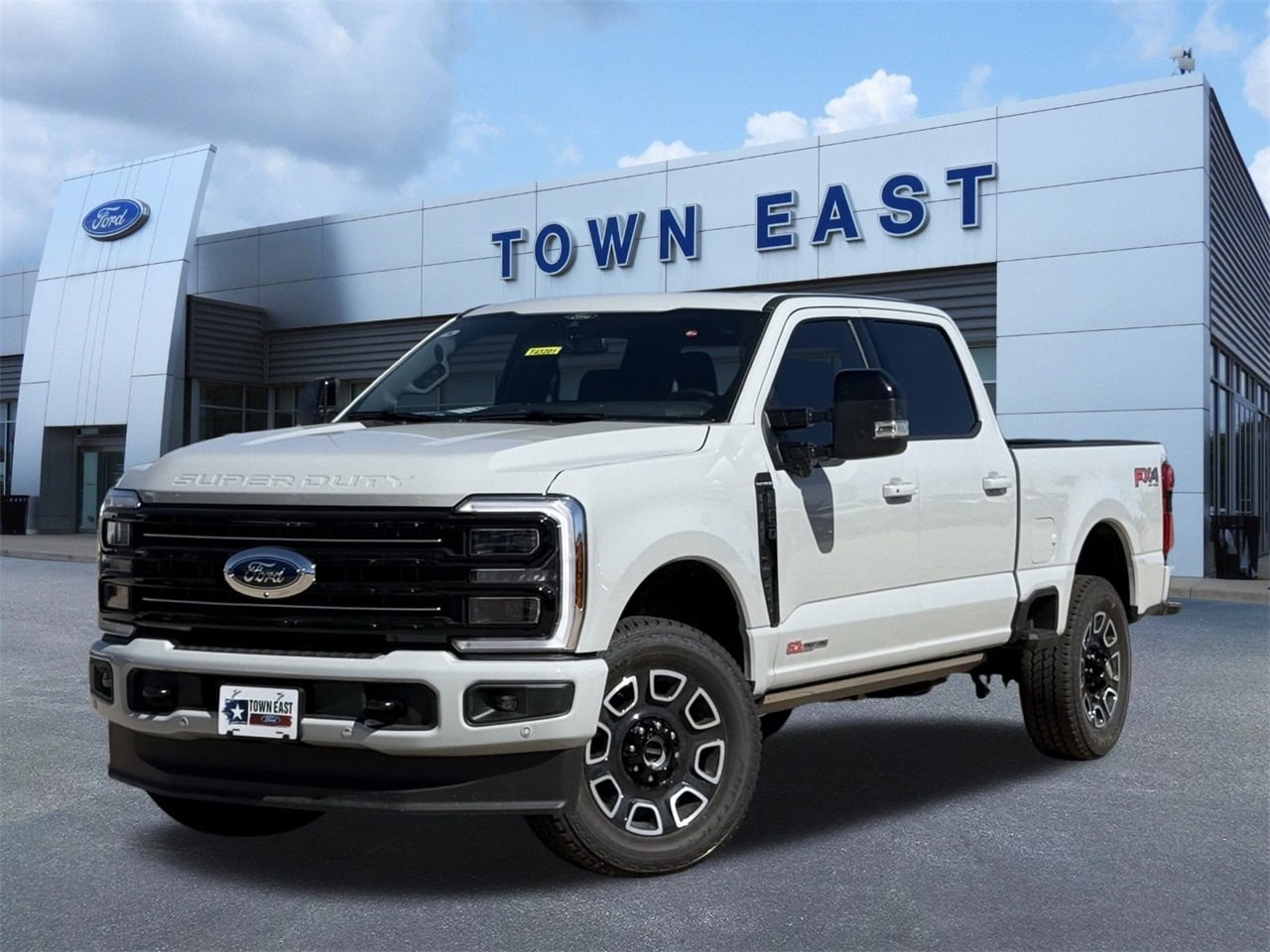2026 Ford F-250 Super Duty Platinum's photo