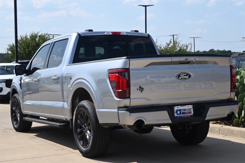New 2025 Ford F-150 XLT Truck SuperCrew Cab