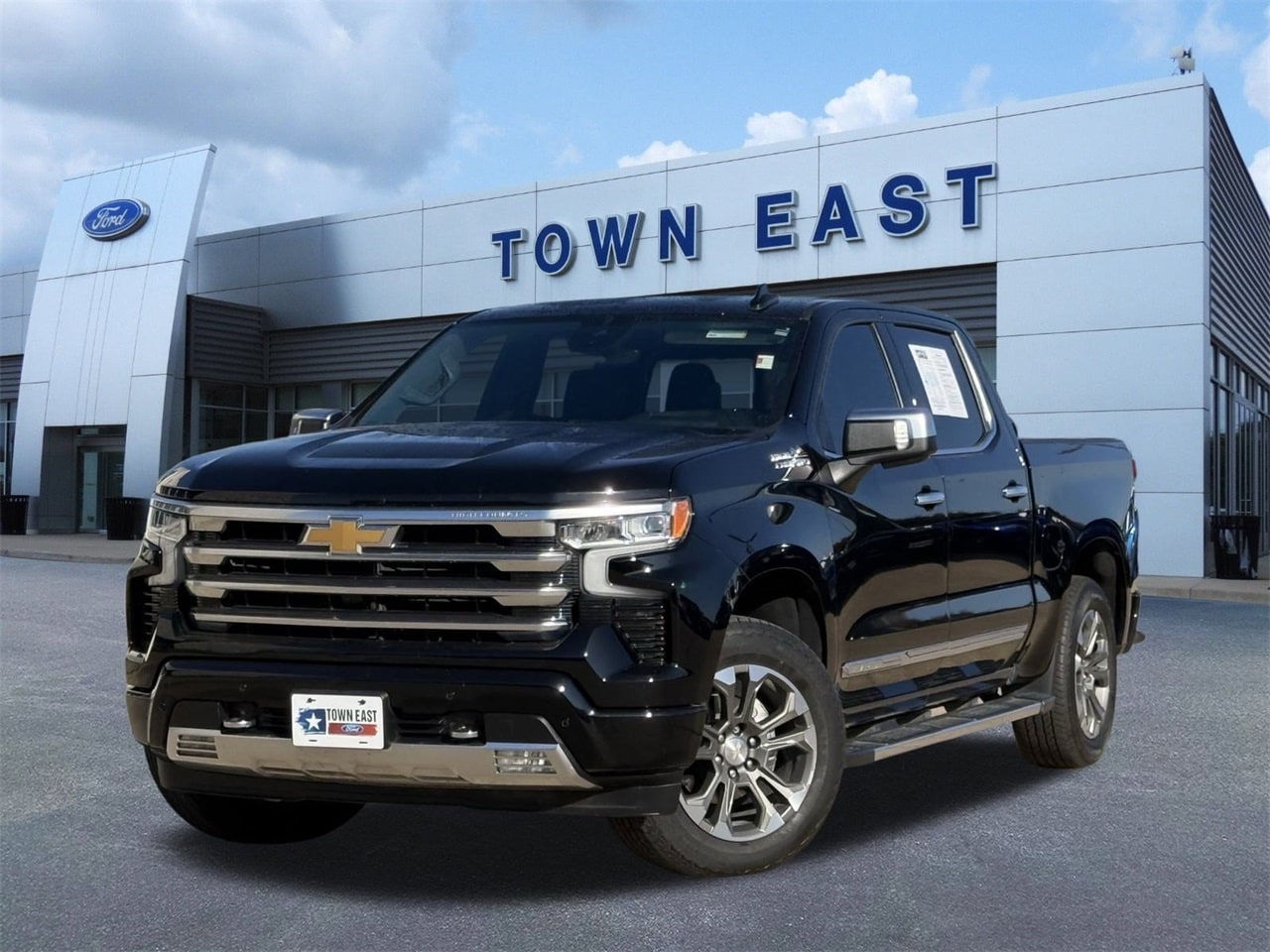 2024 Chevrolet Silverado 1500 High Country's photo