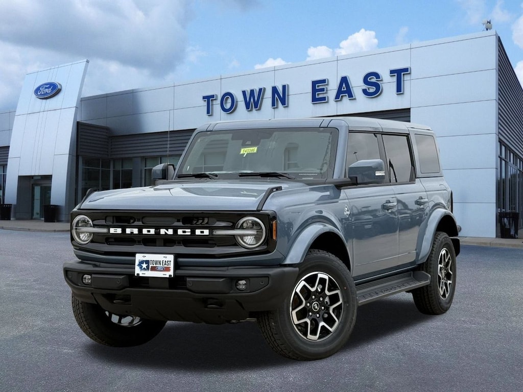 New 2025 Ford Bronco Outer Banks SUV