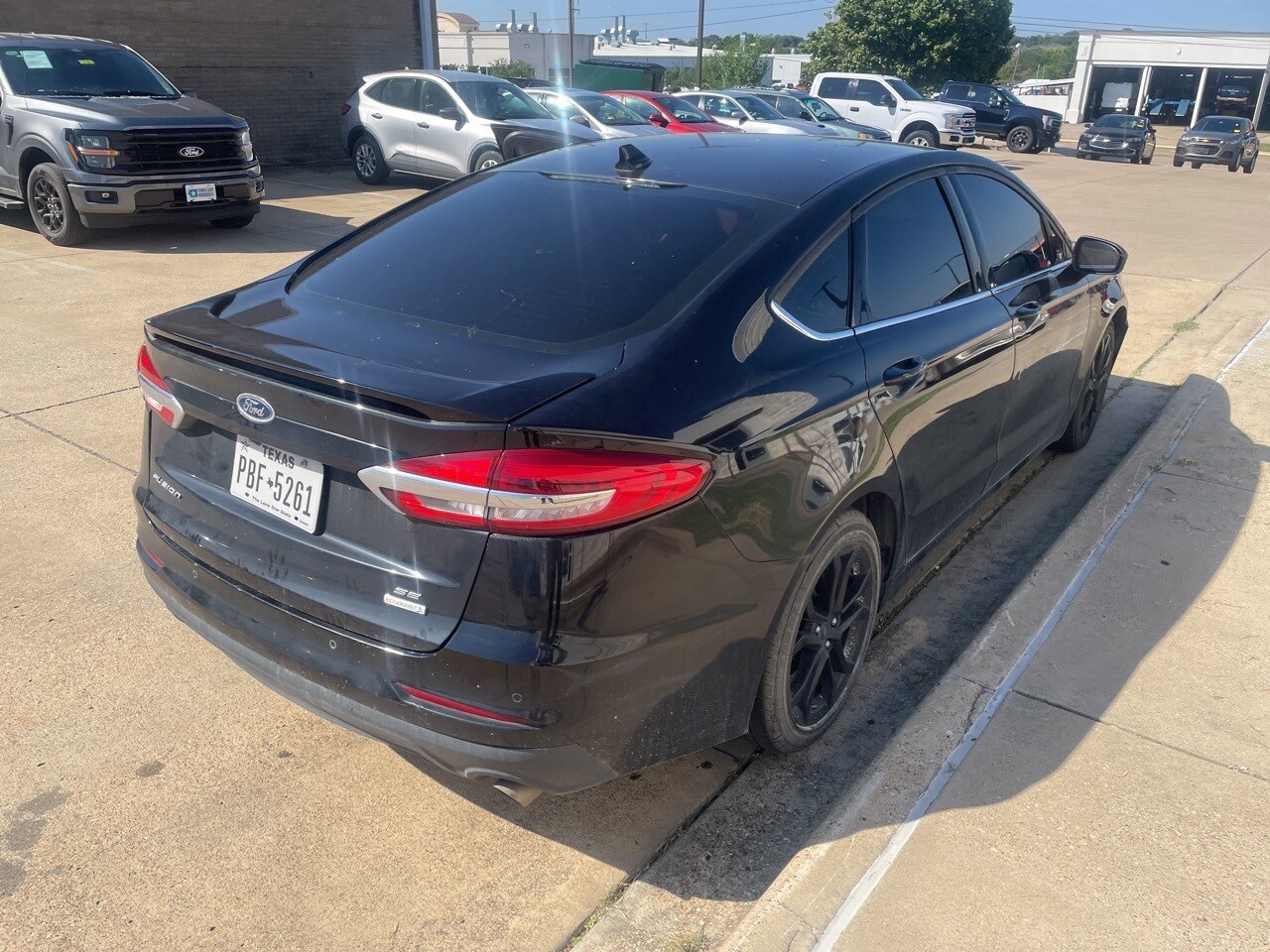 2020 Ford Fusion SE photo 4