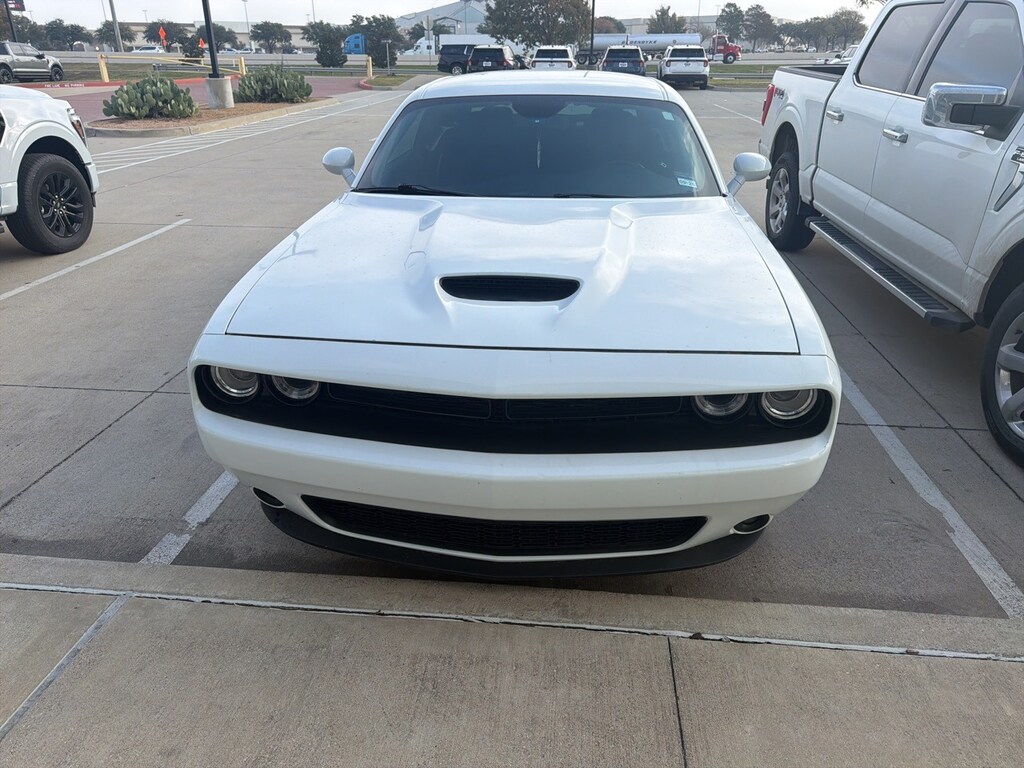 Used 2022 Dodge Challenger SXT Coupe