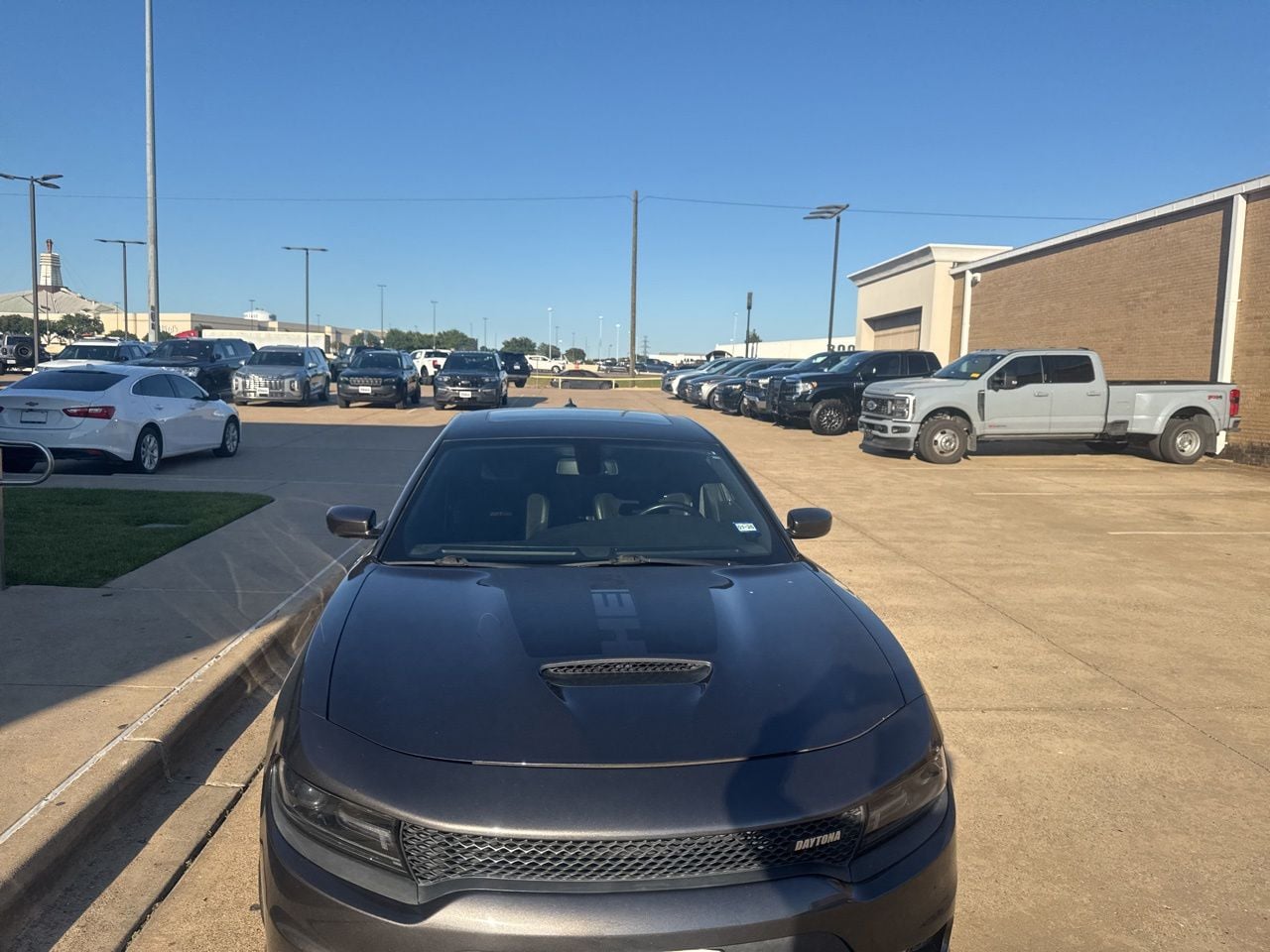 2C3CDXGJ8JH307068