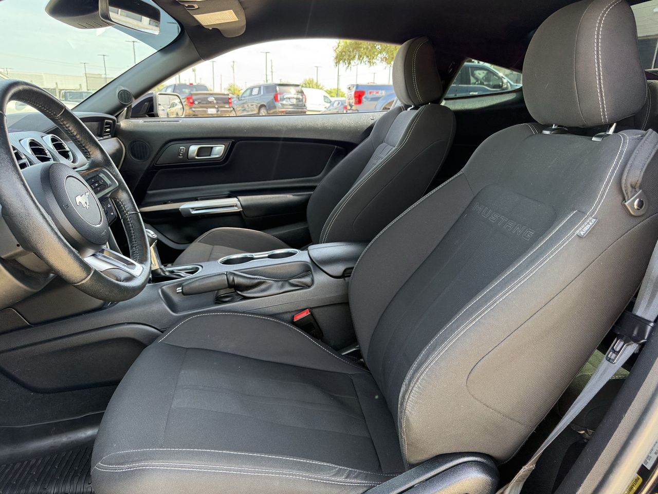 2022 Ford Mustang EcoBoost - Photo 23