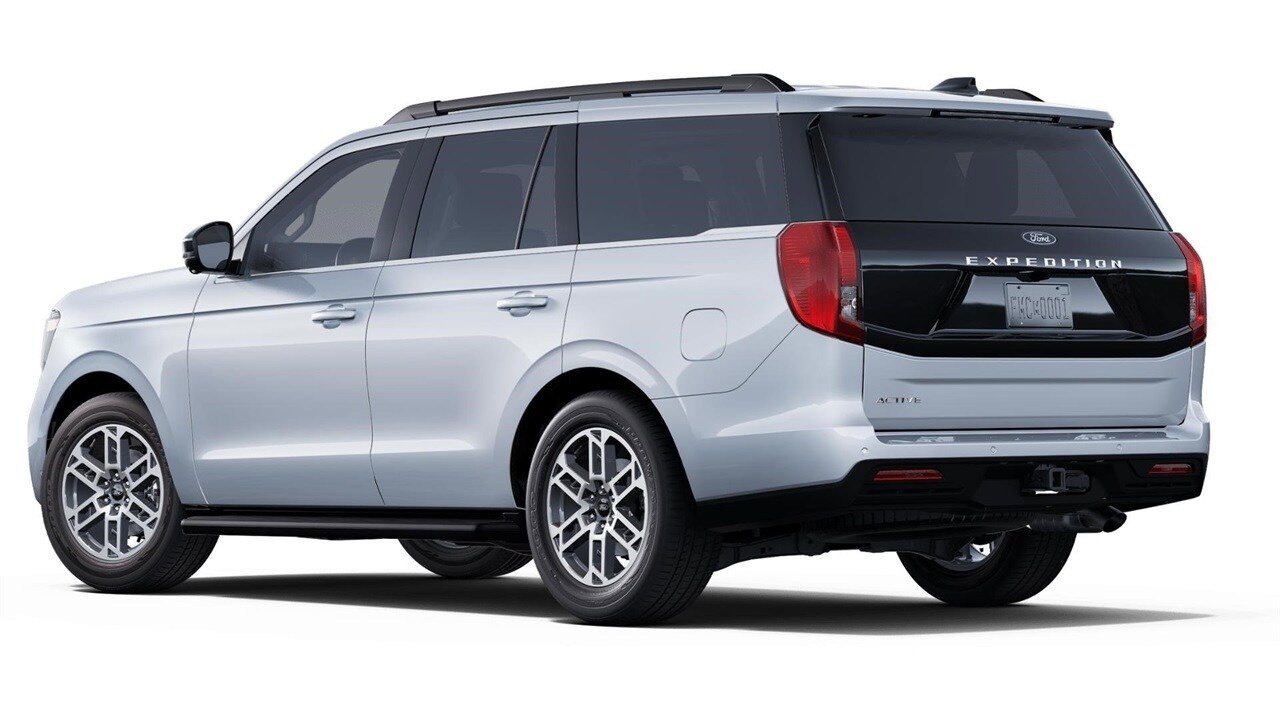 2025 Ford Expedition photo 2