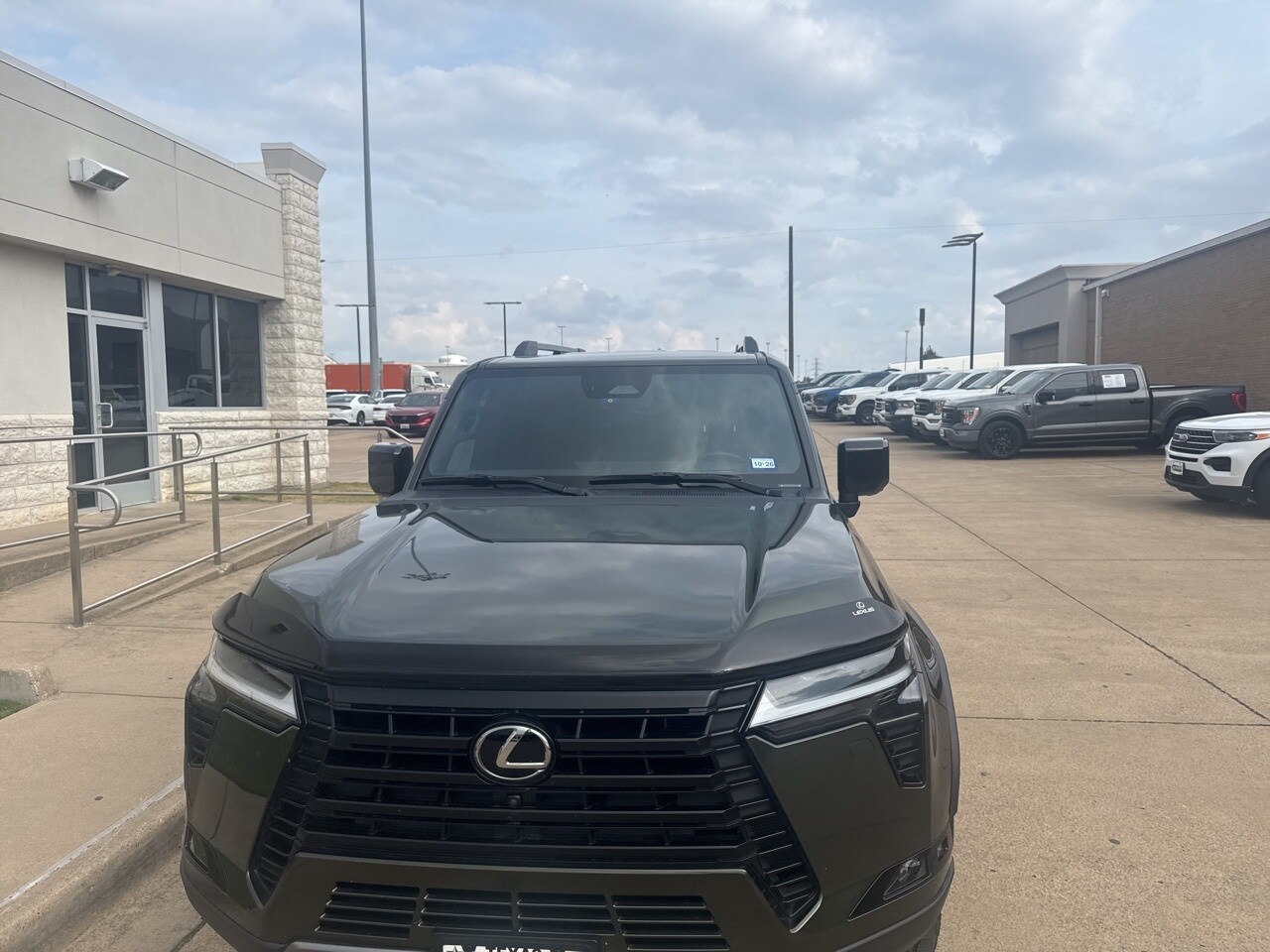 2024 Lexus GX 550 Overtrail photo 2