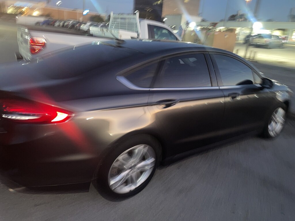 Used 2018 Ford Fusion SE Sedan