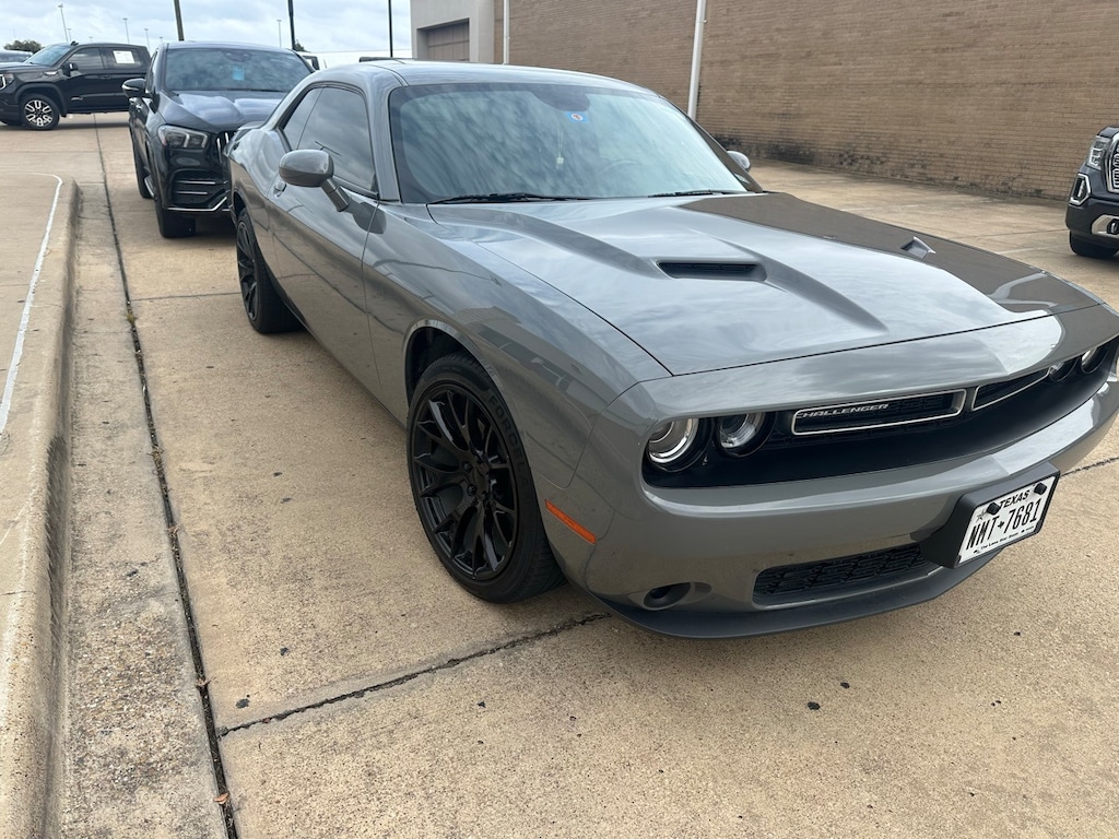Used 2019 Dodge Challenger SXT Coupe