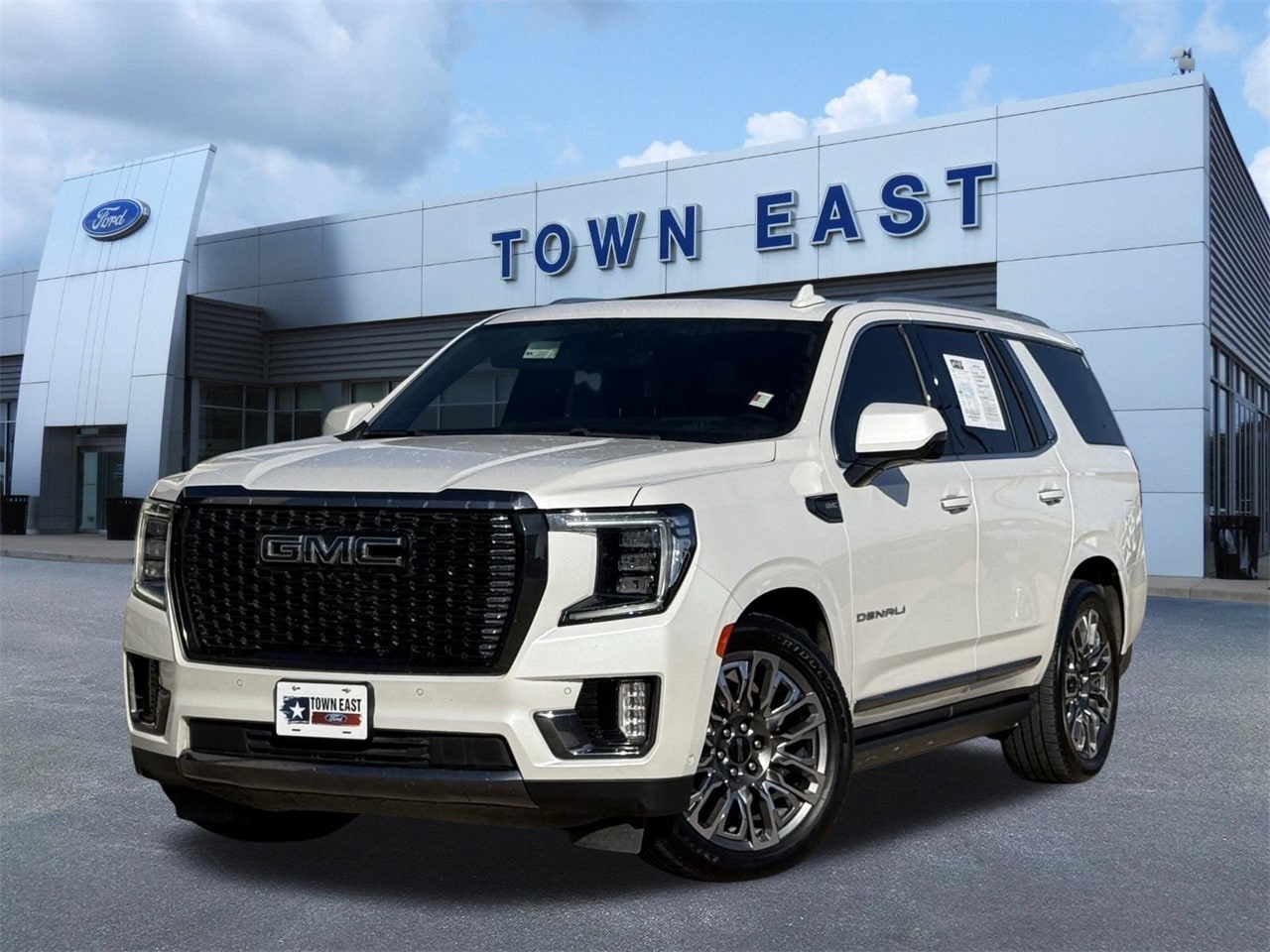 2023 GMC Yukon Denali Ultimate's photo