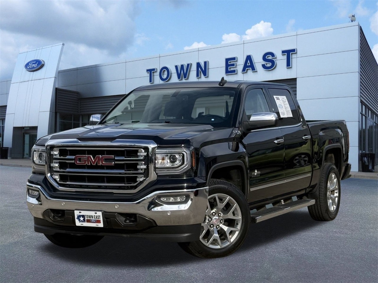 2018 GMC Sierra SLT's photo