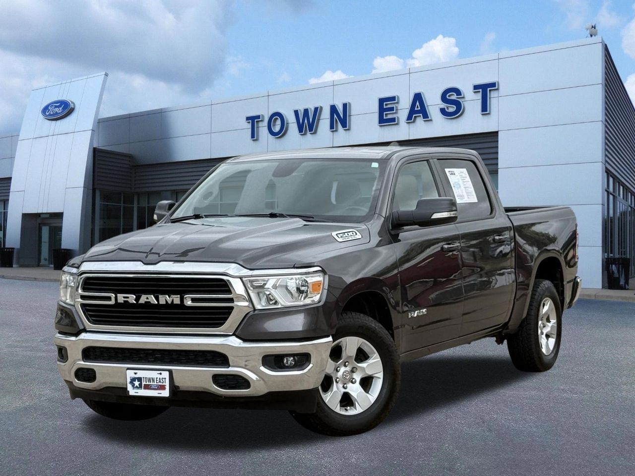 2021 RAM 1500 Big Horn/Lone Star Crew Cab 5'7's photo