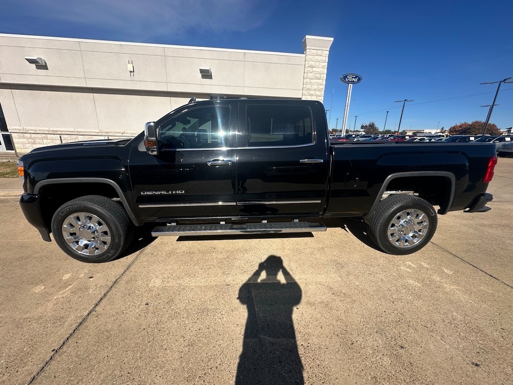 Used 2019 GMC Sierra 2500HD Denali Truck