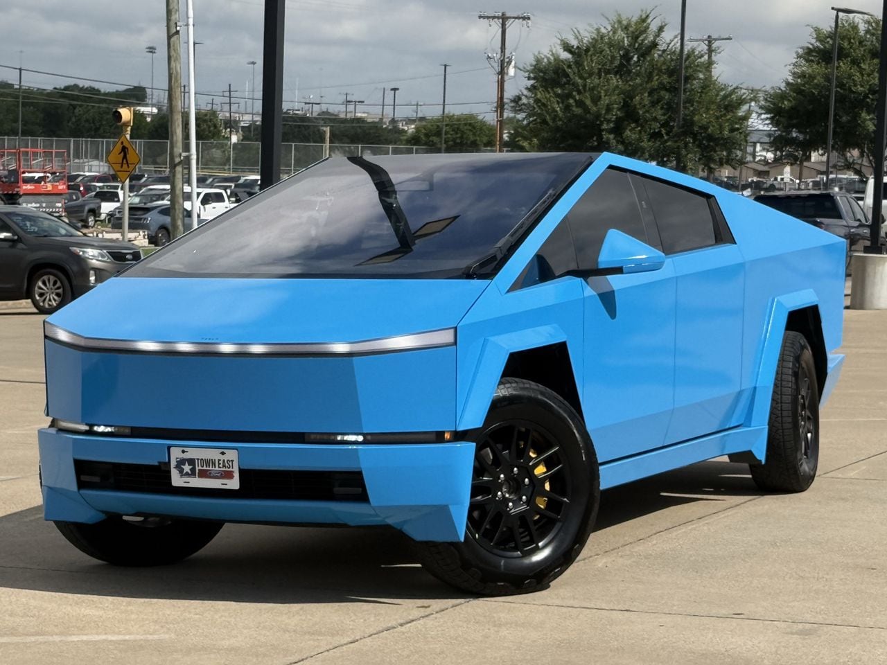 Used 2025 Tesla Cybertruck Base with VIN 7G2CEHED3SA073581 for sale in Mesquite, TX