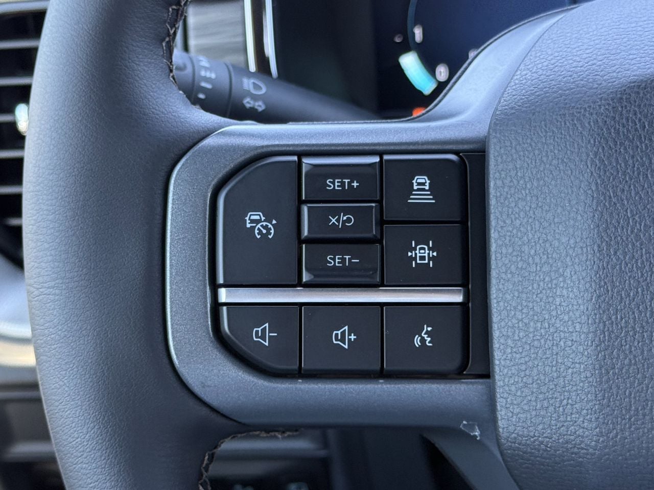 2025 Ford F-150 Lariat - Photo 12