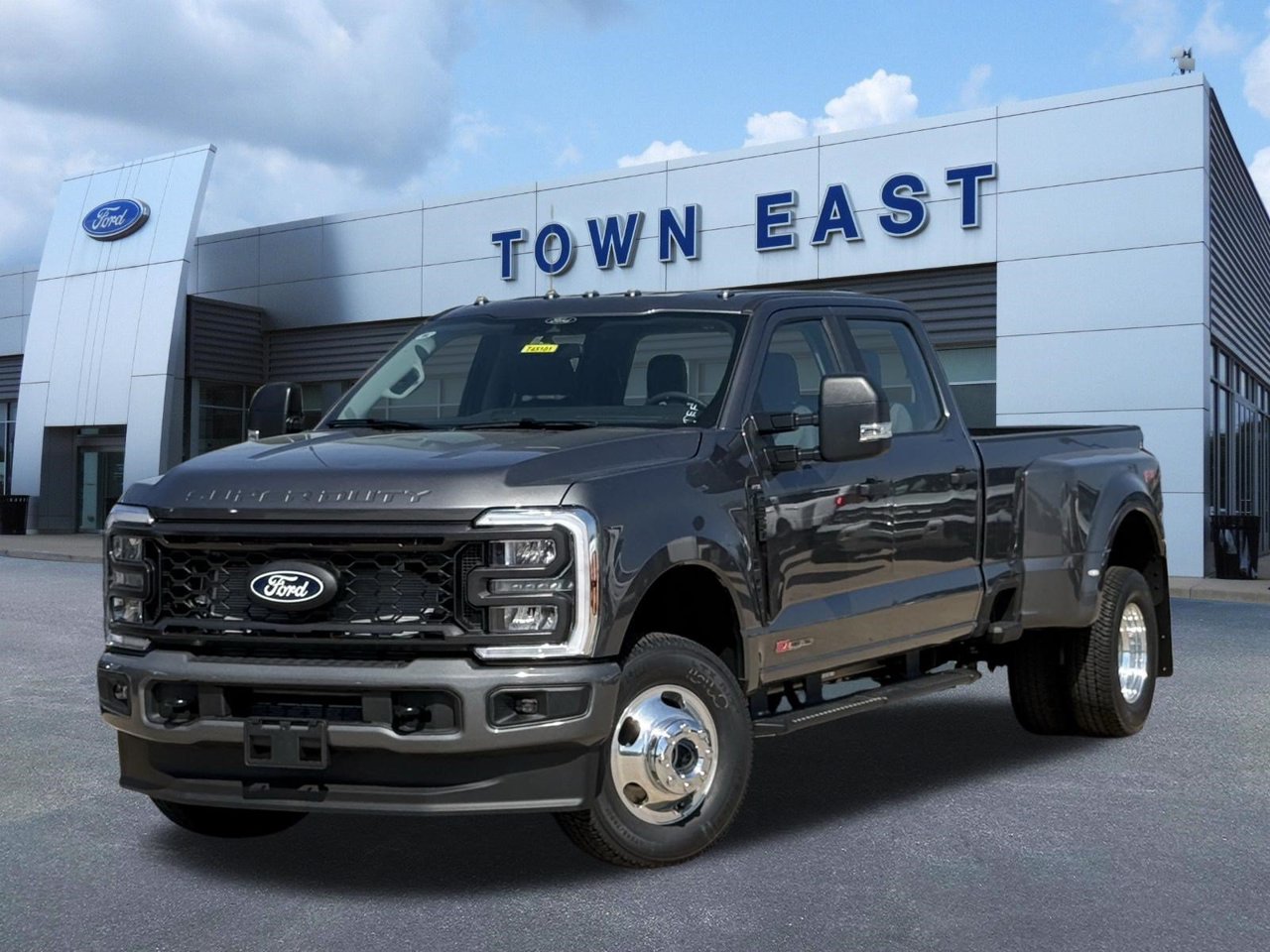 2027 Ford F-350 XL Truck Crew Cab