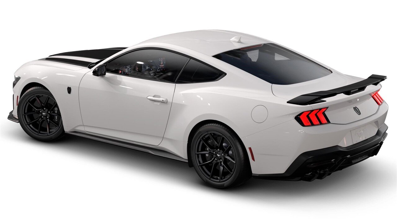 2025 Ford Mustang Dark Horse Deluxe photo 2