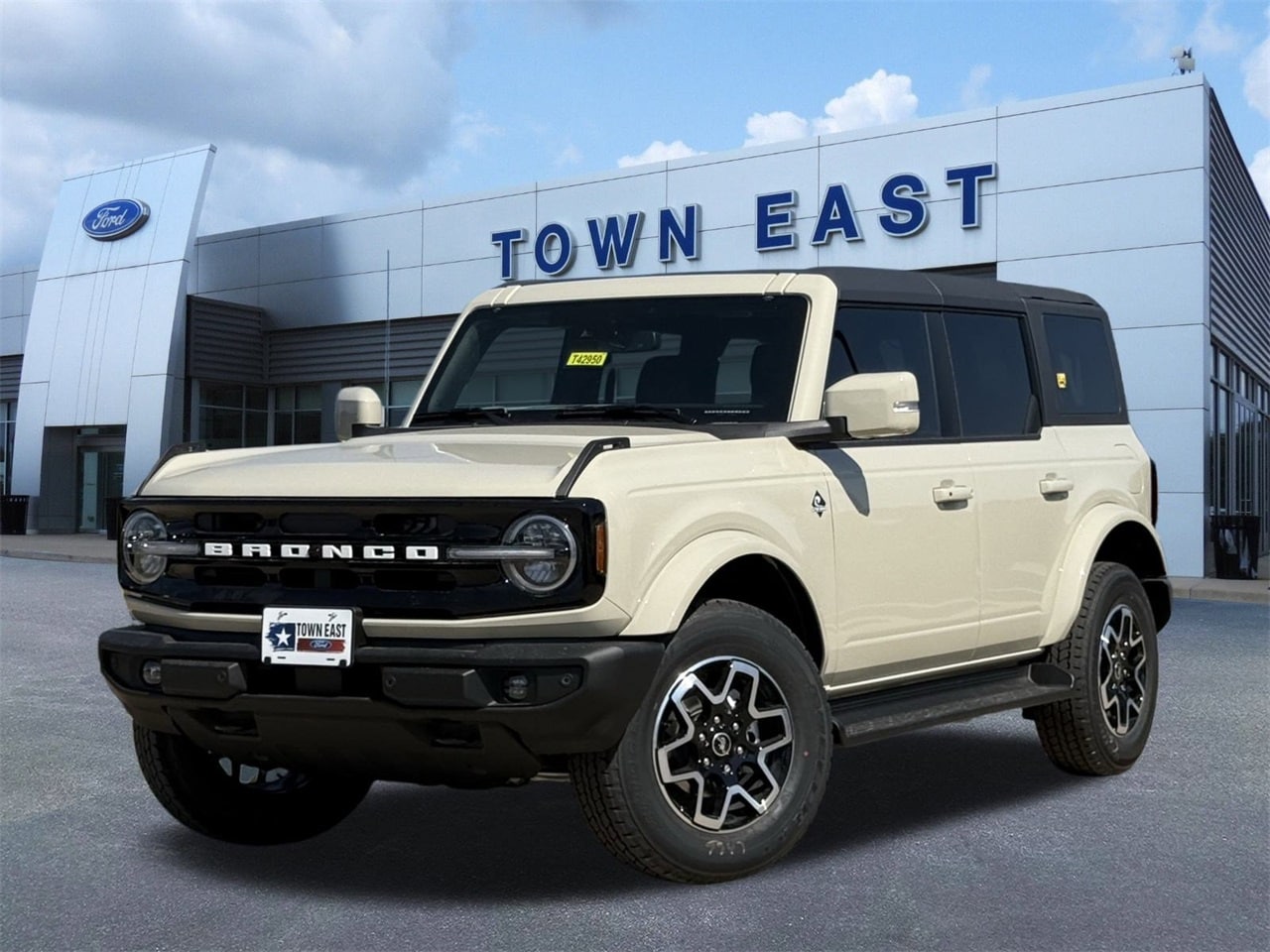 2025 Ford Bronco 4-Door Outer Banks's photo