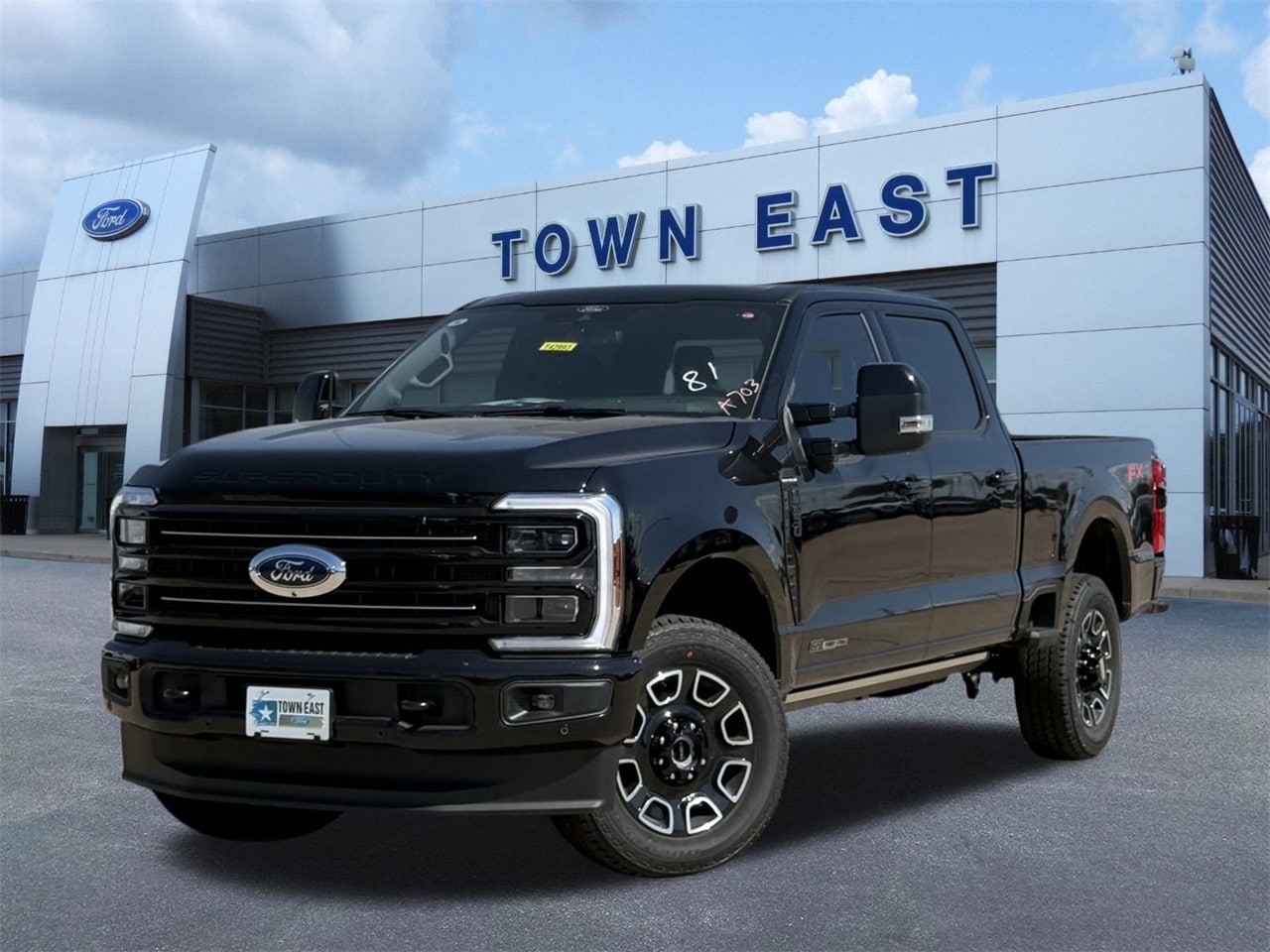 2026 Ford F-250 Super Duty Platinum's photo