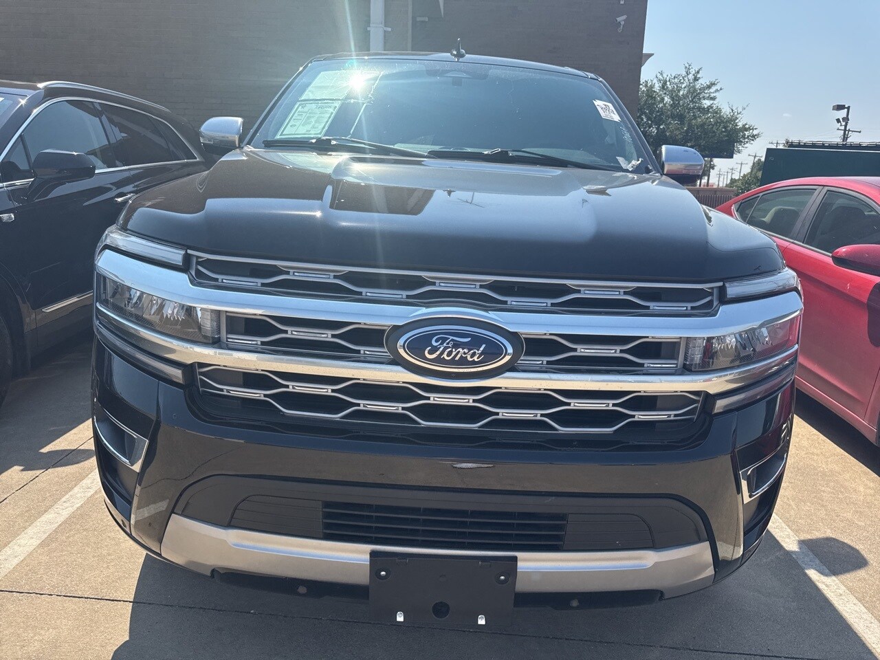 2023 Ford Expedition Platinum photo 2