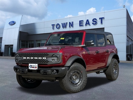 2025 Ford Bronco Badlands SUV
