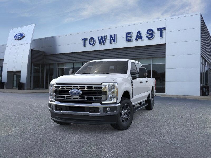 2025 Ford F-250 XLT photo 2