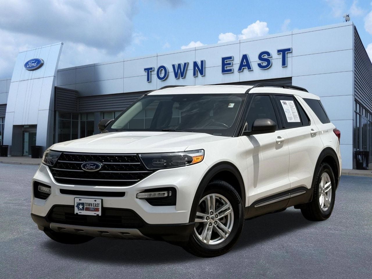 2020 Ford Explorer XLT RWD's photo