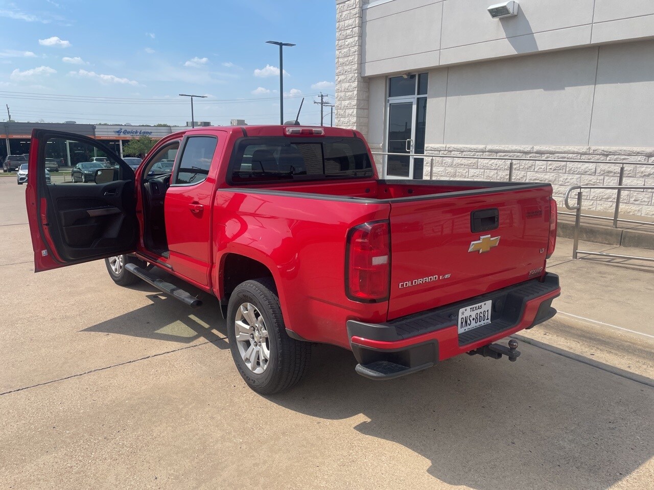 2019 Chevrolet Colorado LT photo 2