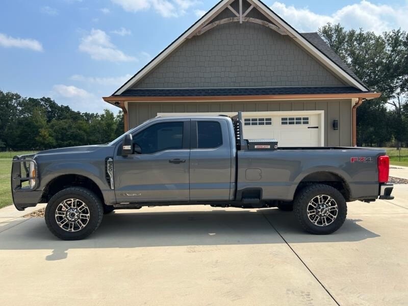 2023 Ford F-350 photo 3