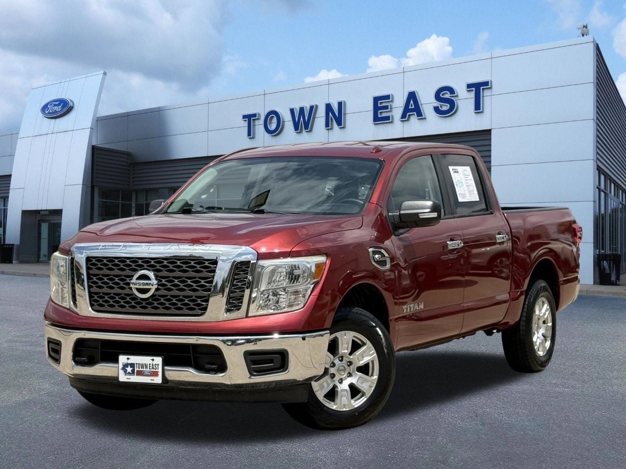 2017 Nissan Titan SV 4X4 Crew Cab's photo