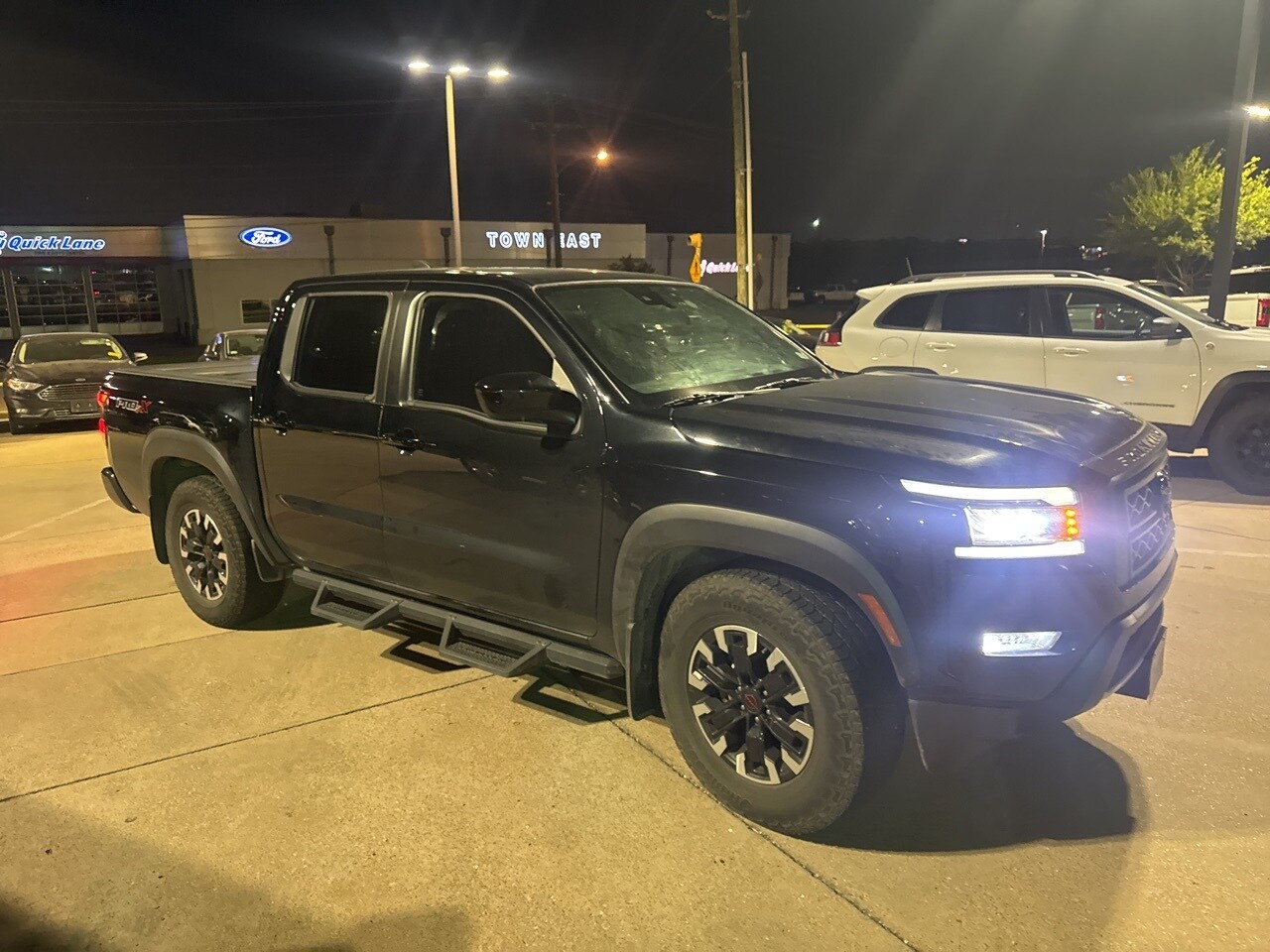 2024 Nissan Frontier PRO-X photo 3