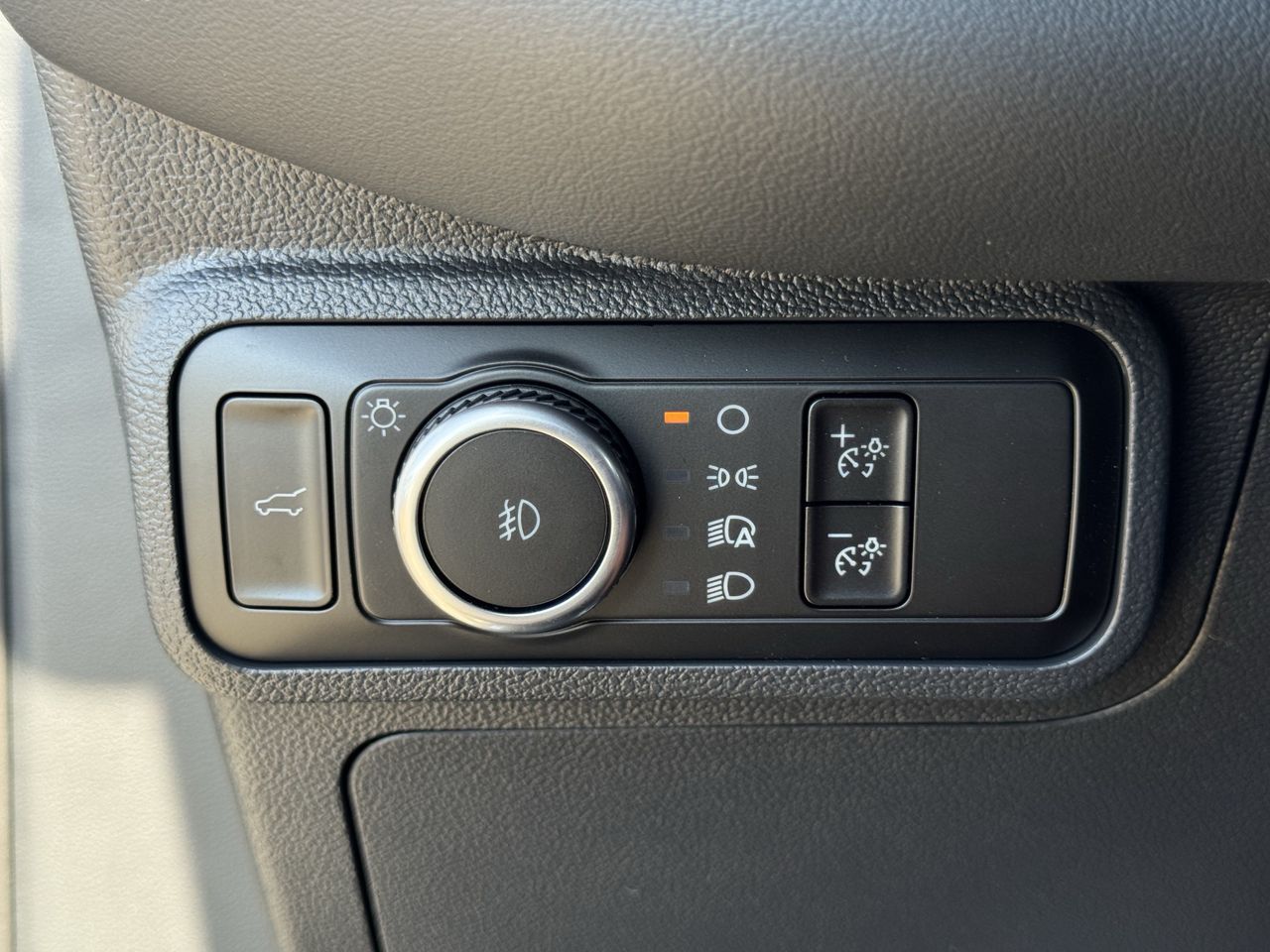 2026 Ford Explorer ST-Line - Photo 19
