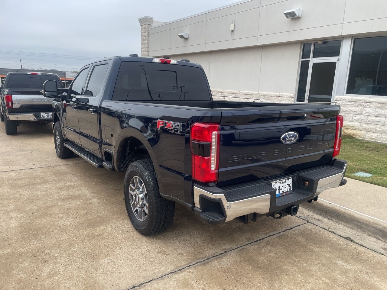 2023 Ford F-250 photo 2