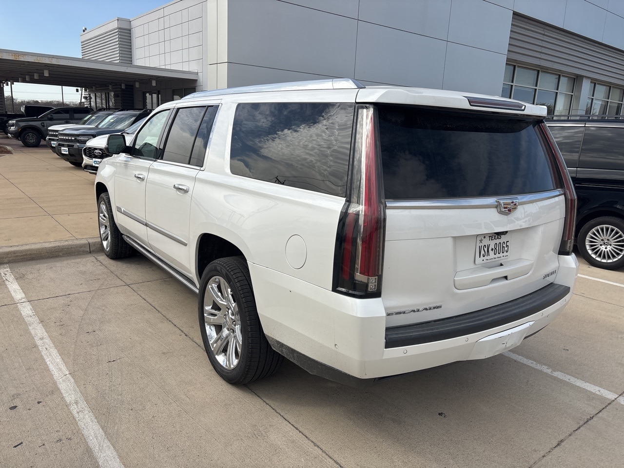 Used 2018 Cadillac Escalade ESV Premium Luxury with VIN 1GYS3JKJ9JR160915 for sale in Mesquite, TX
