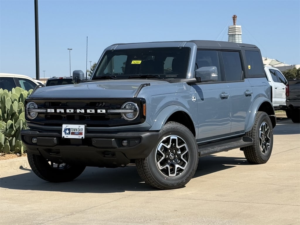 New 2025 Ford Bronco Outer Banks SUV