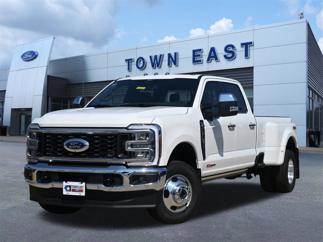 2026 Ford F-350 Super Duty King Ranch's photo