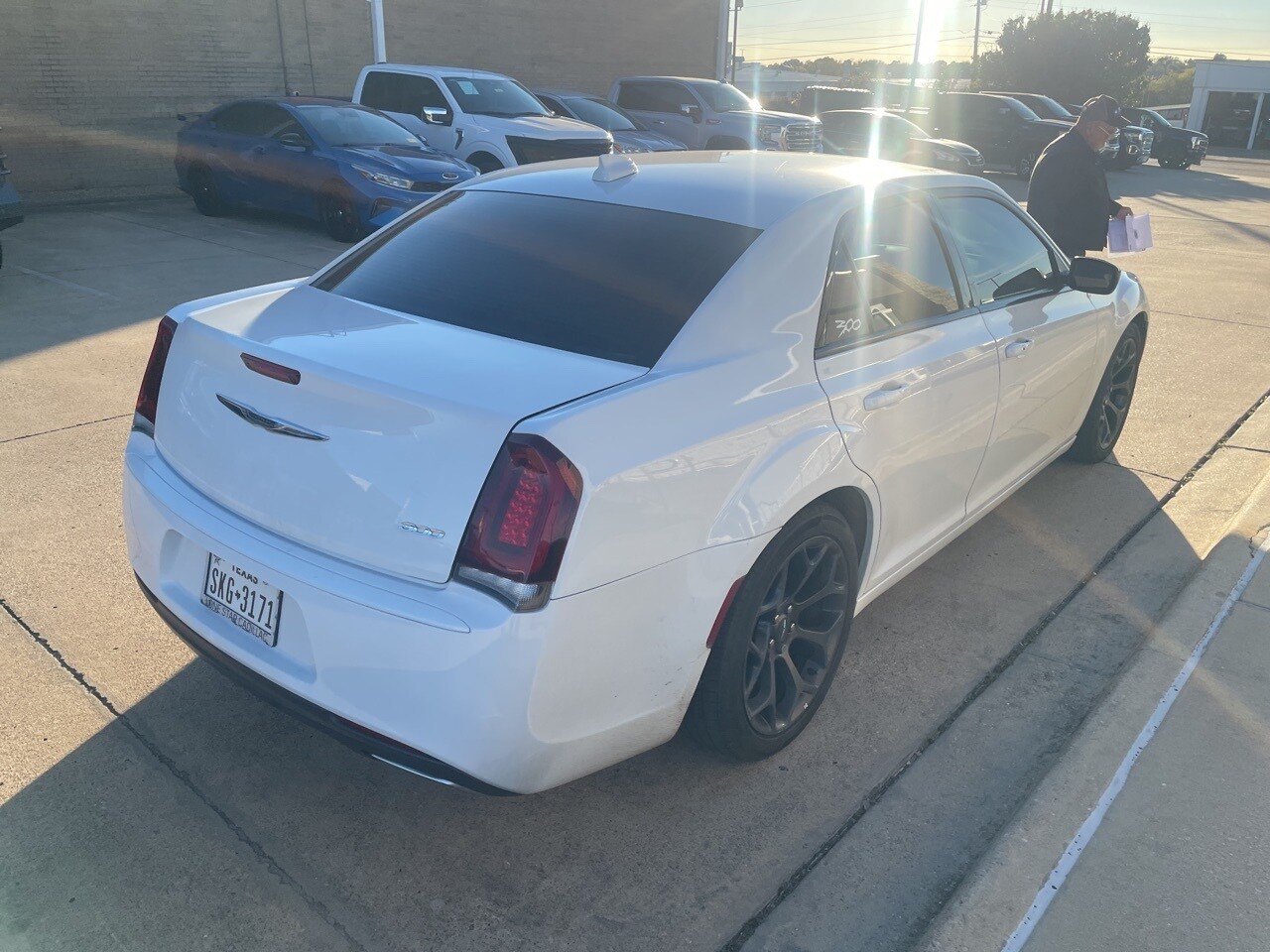 2019 Chrysler 300 Touring photo 3