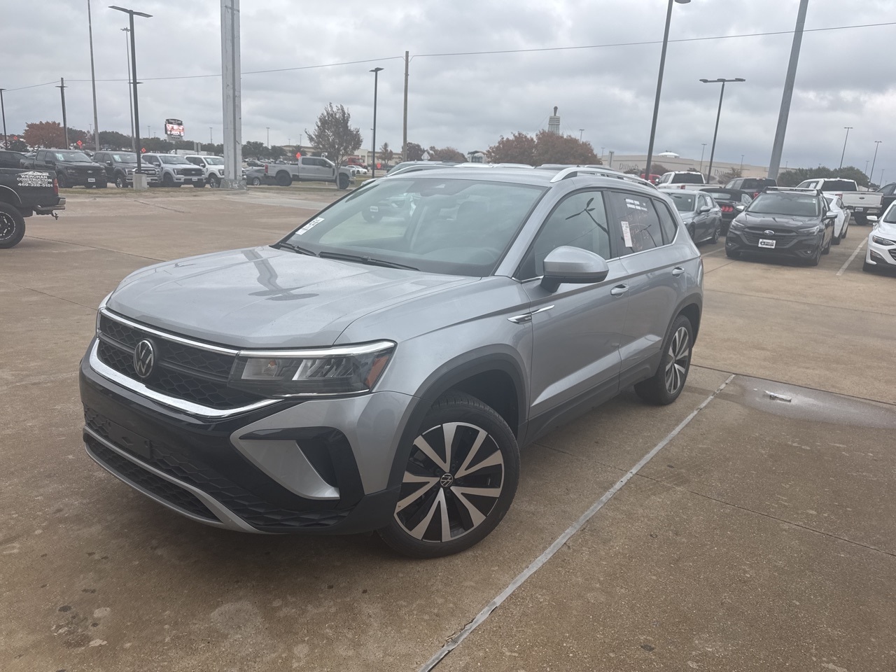 2024 Volkswagen Taos SE