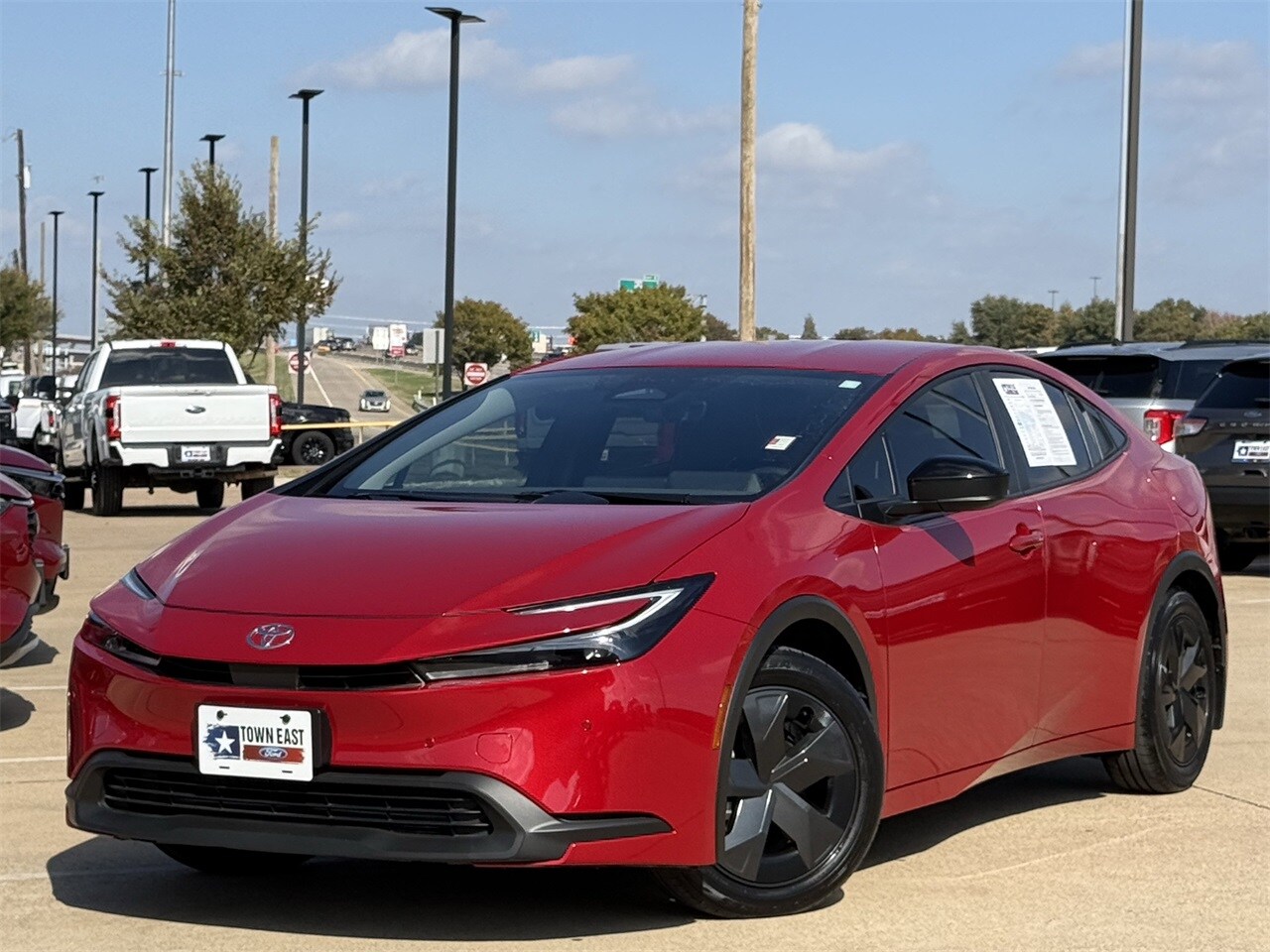 2024 Toyota Prius LE photo 2