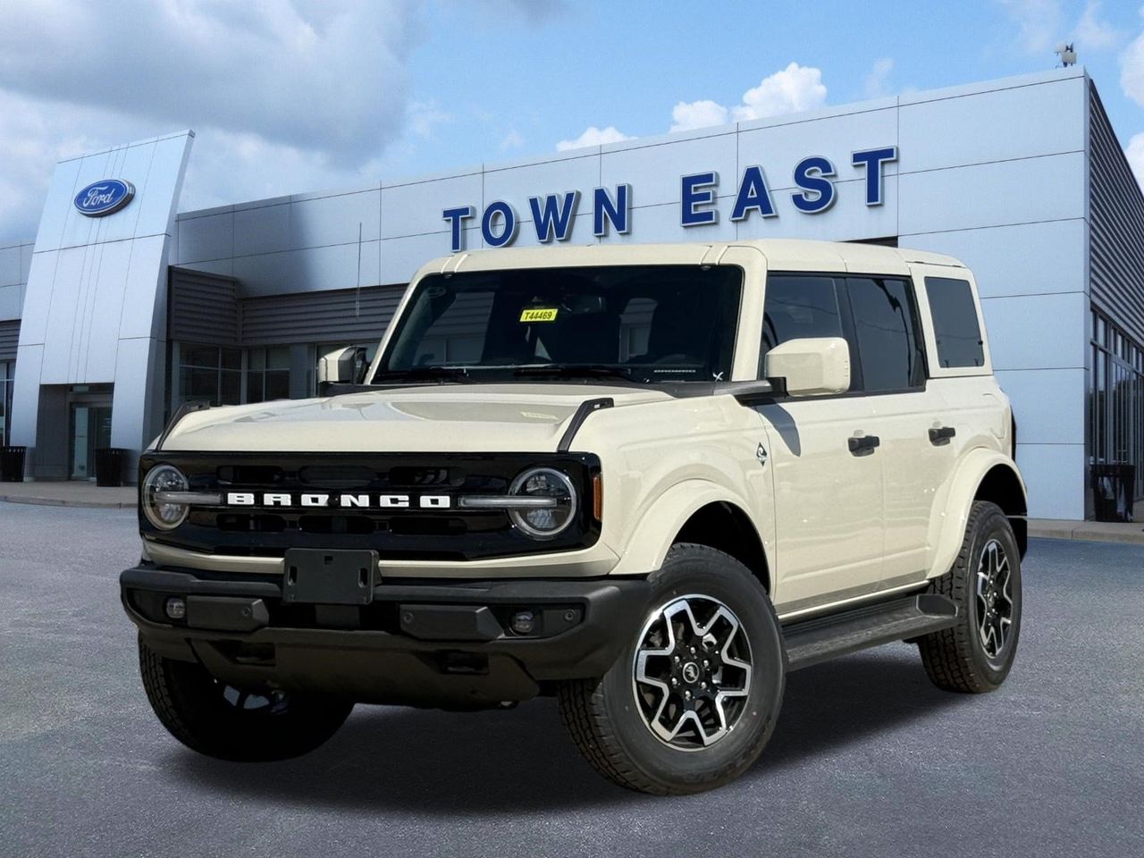 New 2026 Ford Bronco Outer Banks