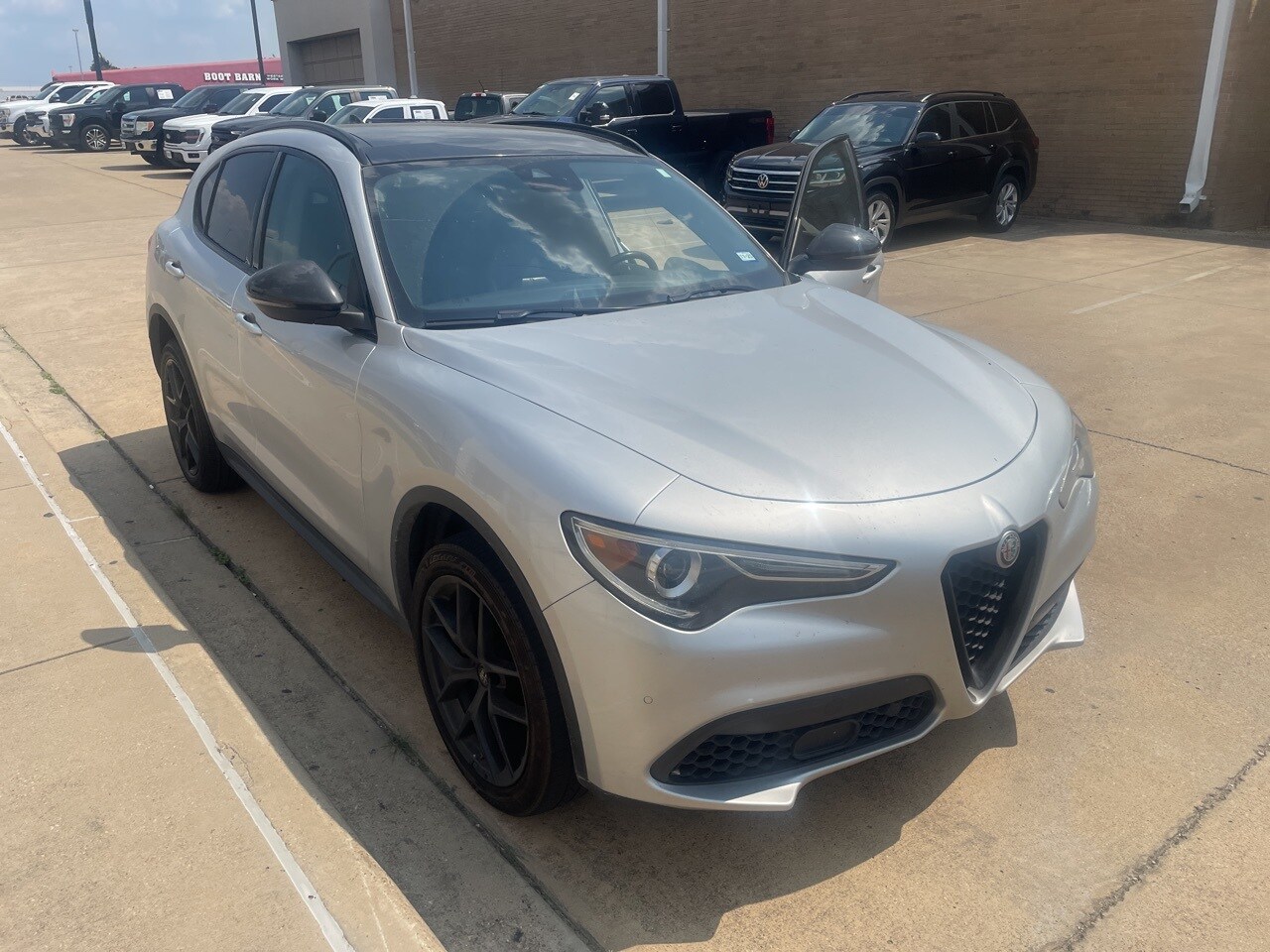 2020 Alfa Romeo Stelvio Sport photo 2