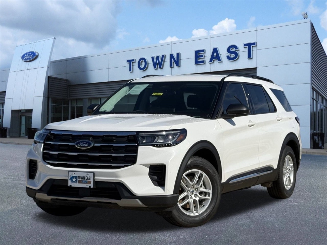 2025 Ford Explorer Active's photo